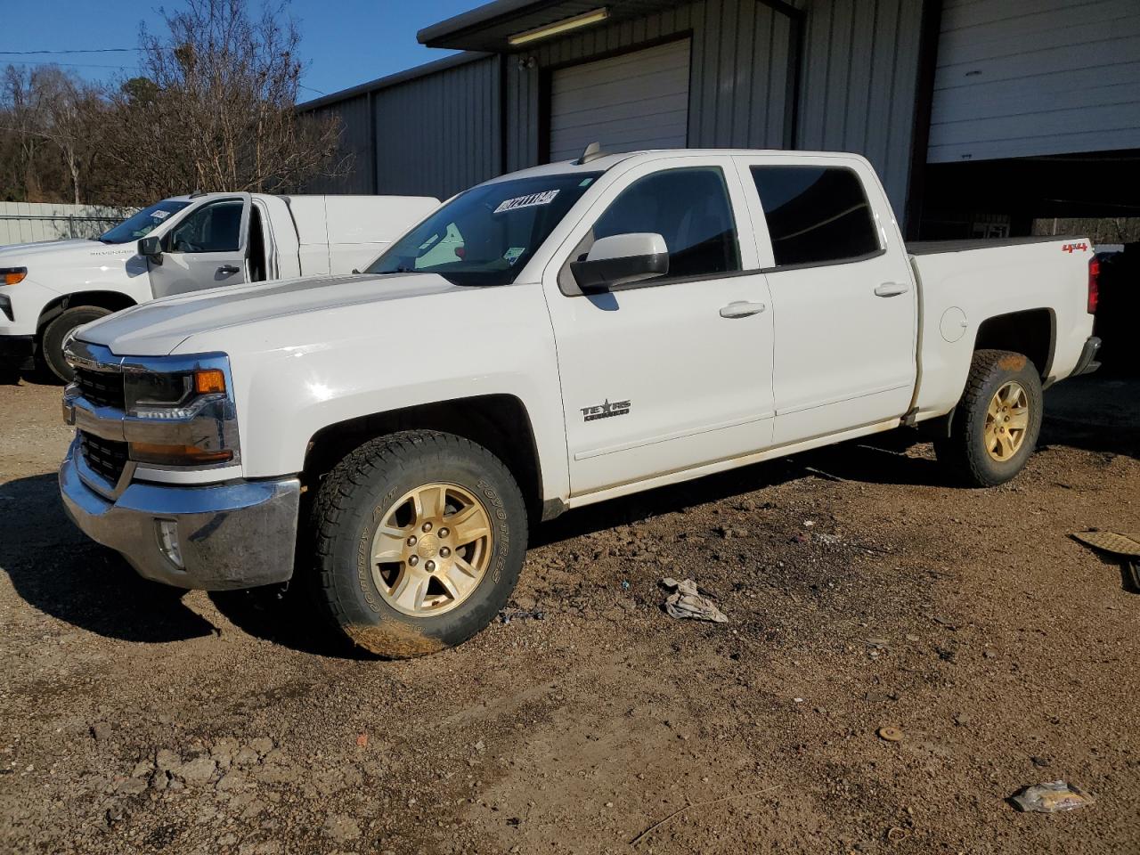 VIN 3GCUKRECXJG384370 2018 CHEVROLET ALL Models no.1