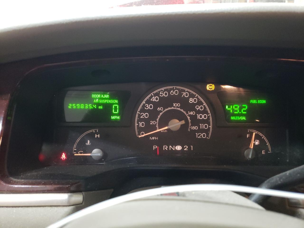 2004 Lincoln Town Car Ultimate VIN: 1LNHM83W04Y649628 Lot: 87295564