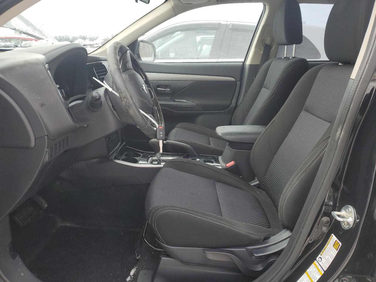 2017 Mitsubishi Outlander - Image 7