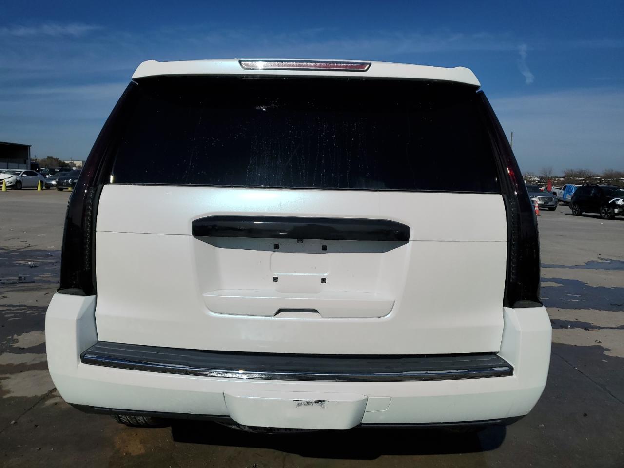 2015 GMC Yukon - Image 6