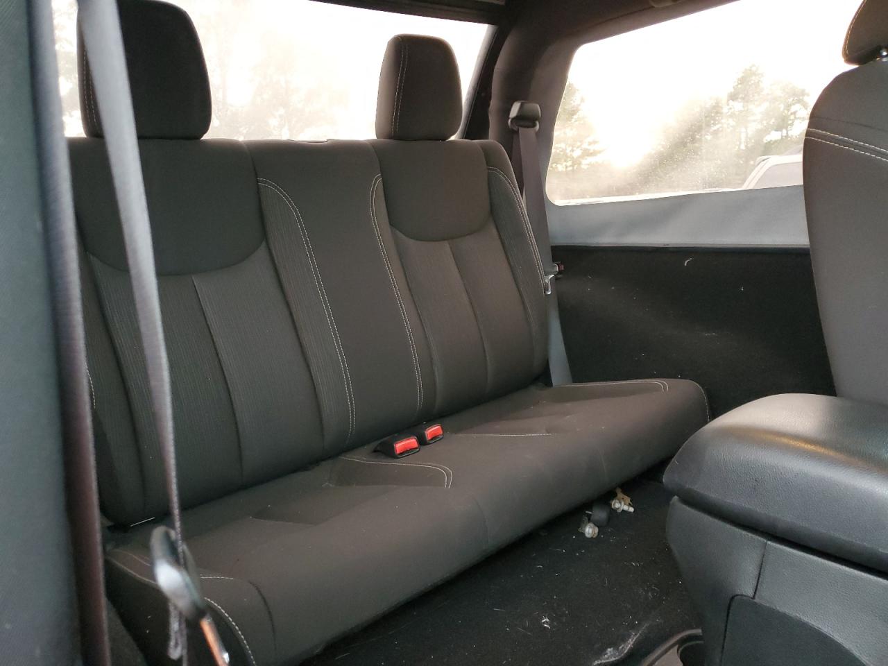 2017 Jeep Wrangler - Image 10