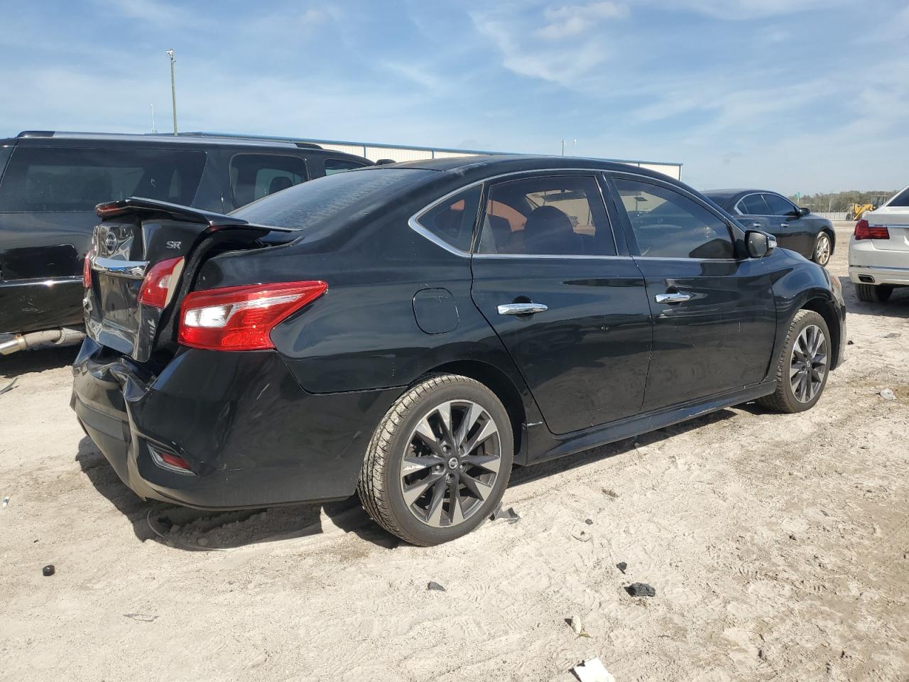 2016 Nissan Sentra - Image 3