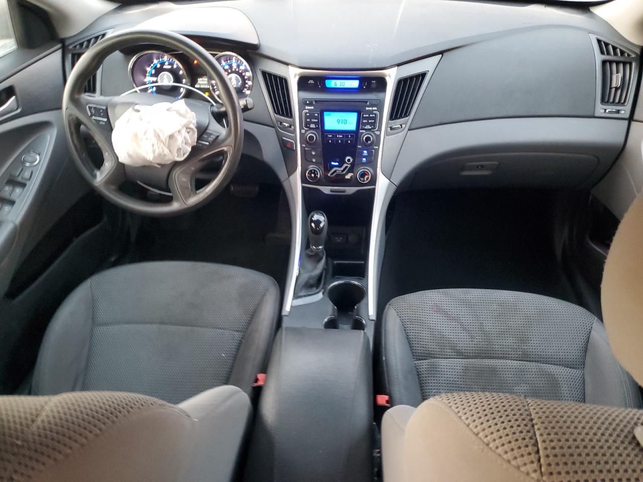 2011 Hyundai Sonata - Image 8