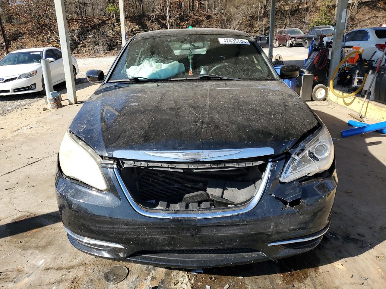 2013 Chrysler 200 - Image 5