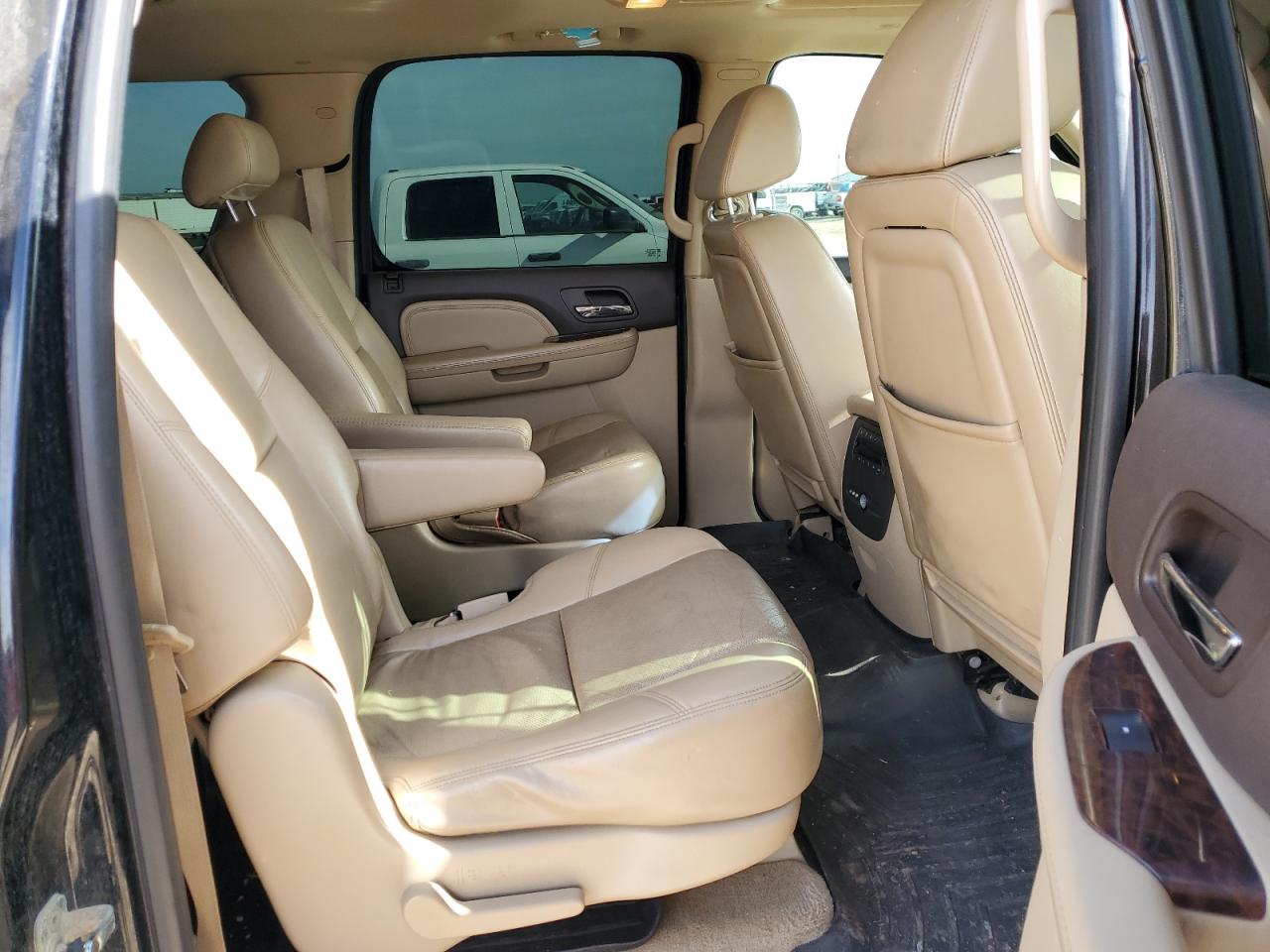 2009 GMC Yukon - Image 11