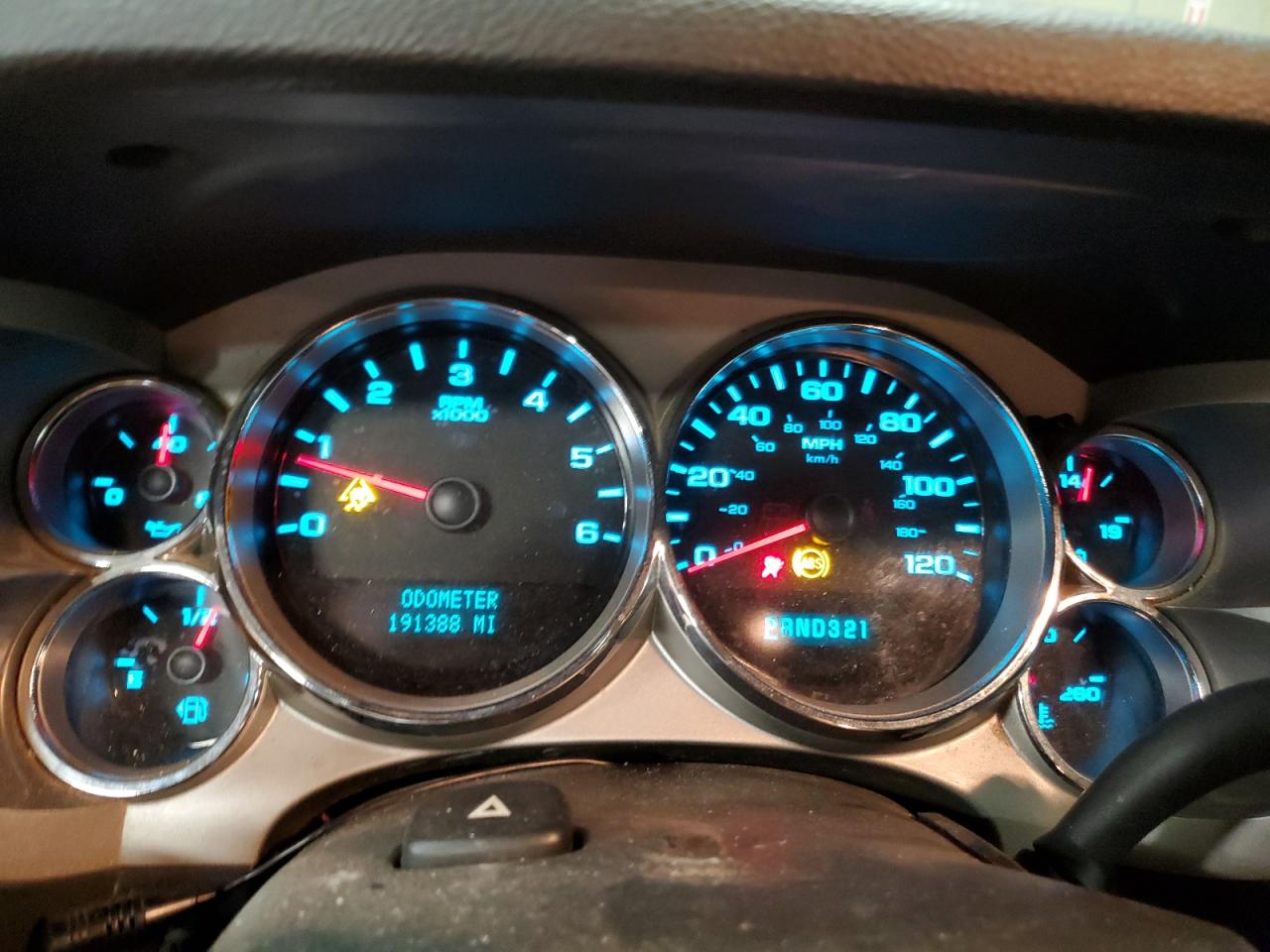 2008 Chevrolet Silverado - Image 9