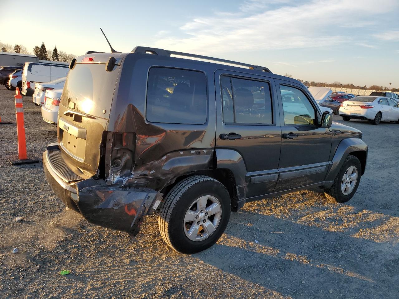 2011 Jeep Liberty (North America) - Image 3