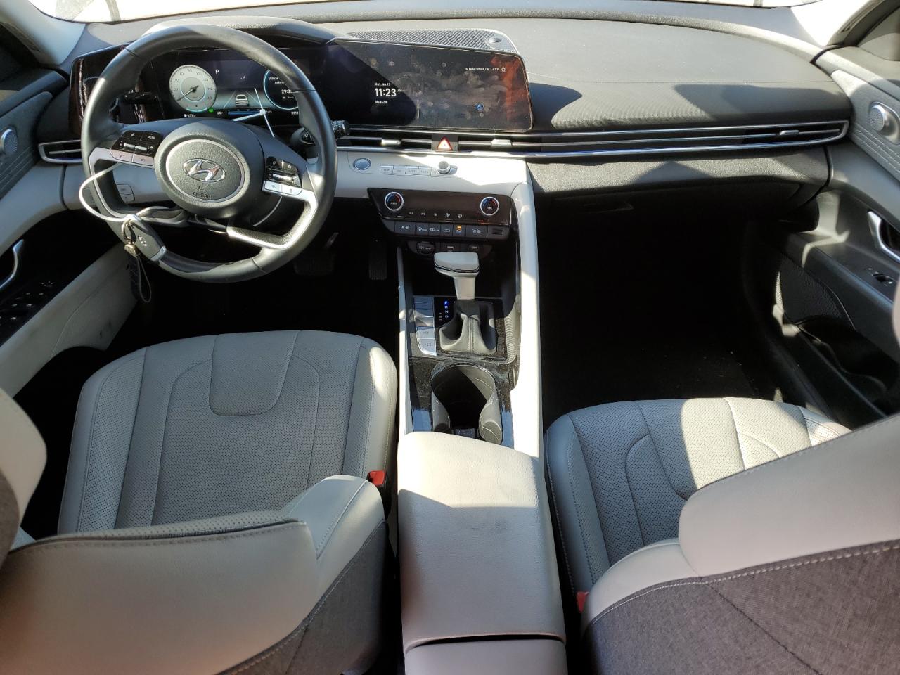 2023 Hyundai Elantra - Image 8