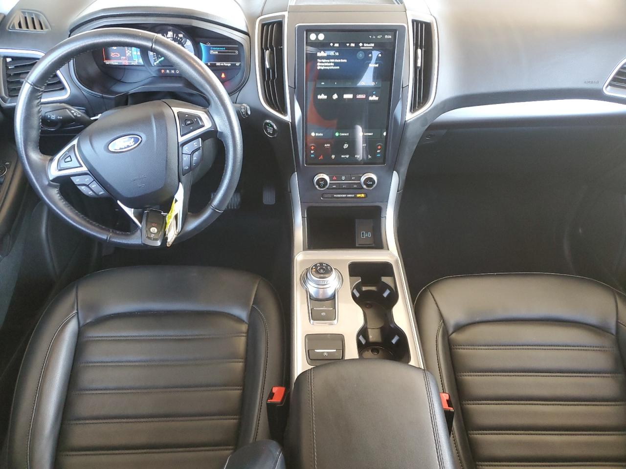 2023 Ford Edge - Image 8