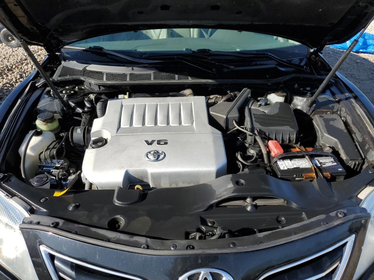 2010 Toyota Camry - Image 11