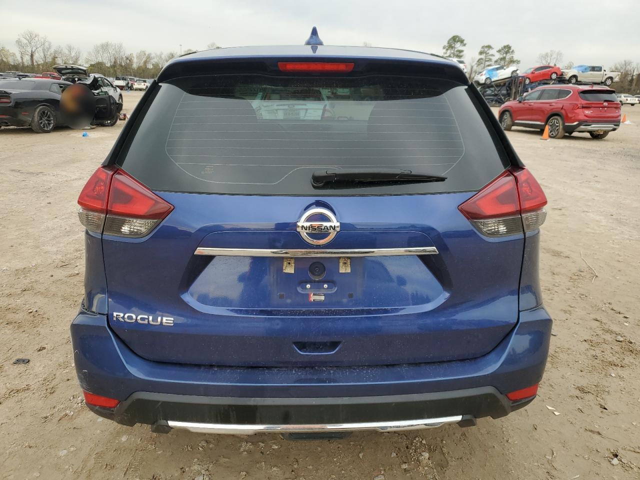 2018 Nissan Rogue - Image 6