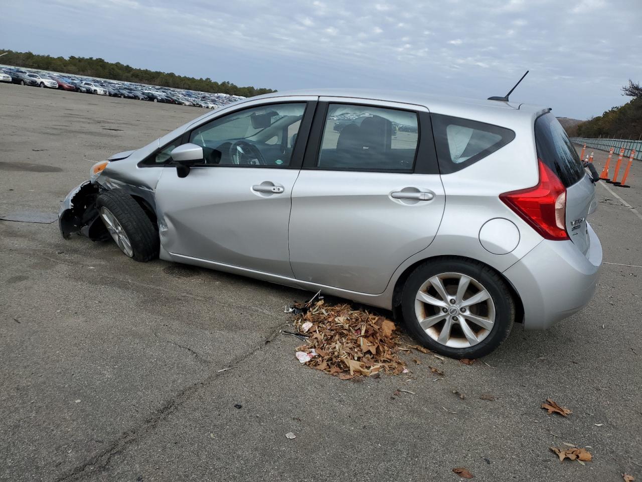 VIN 3N1CE2CP5FL446176 2015 NISSAN VERSA no.2