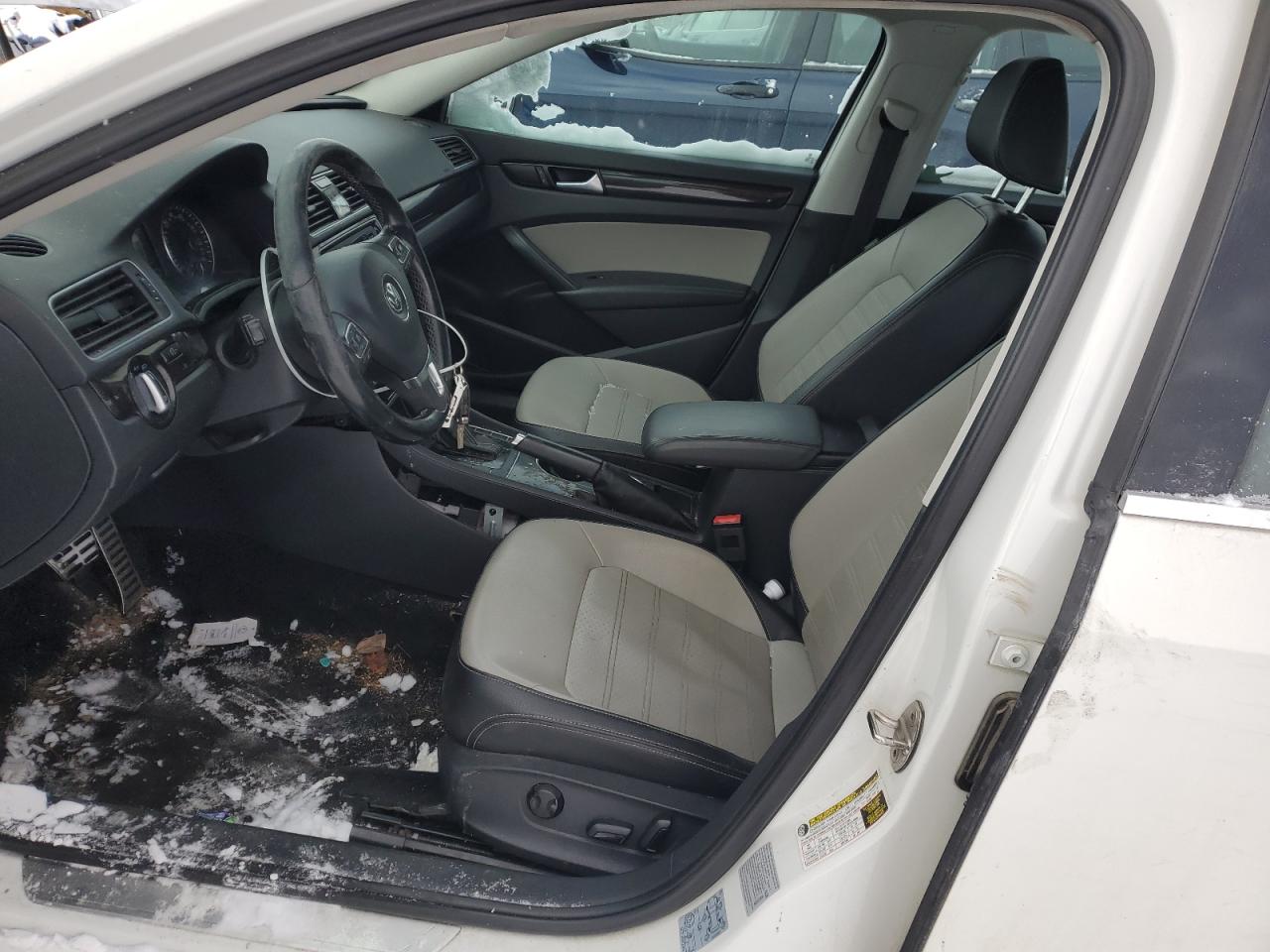 2015 Volkswagen Passat - Image 7