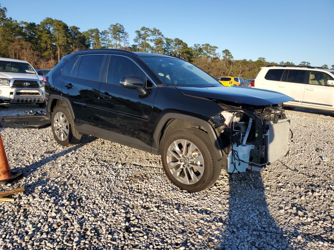 2024 Toyota RAV 4 - Image 4