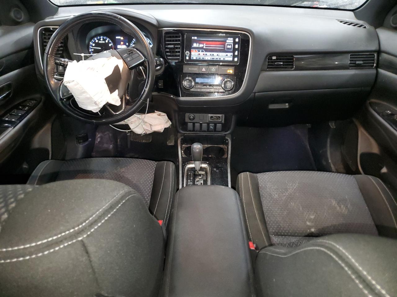 2018 Mitsubishi Outlander - Image 8