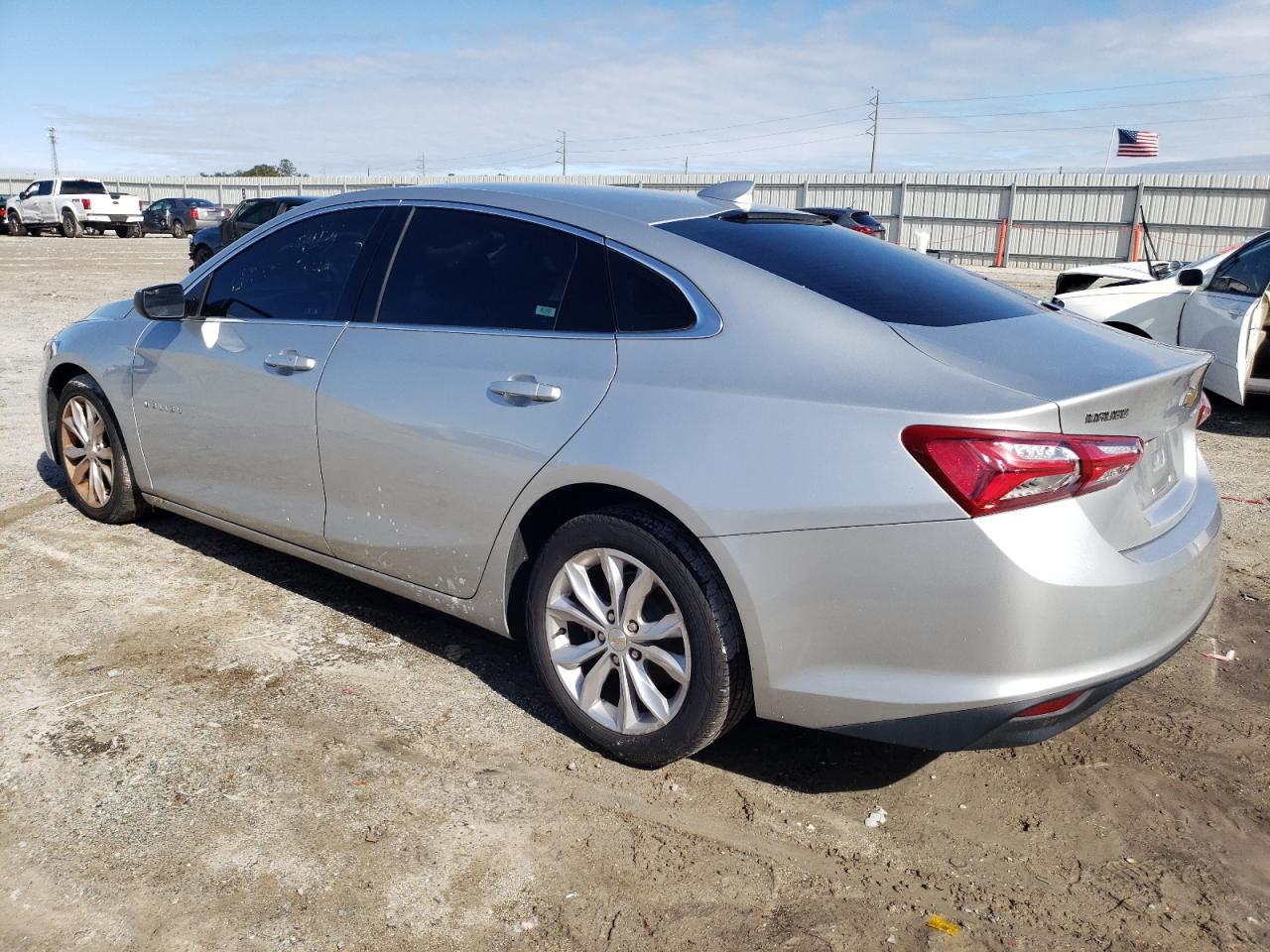 2020 Chevrolet Malibu - Image 2