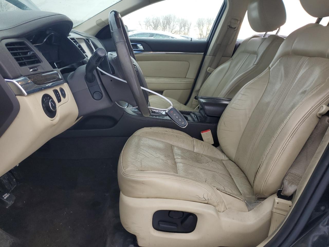 2013 Lincoln MKS - Image 7