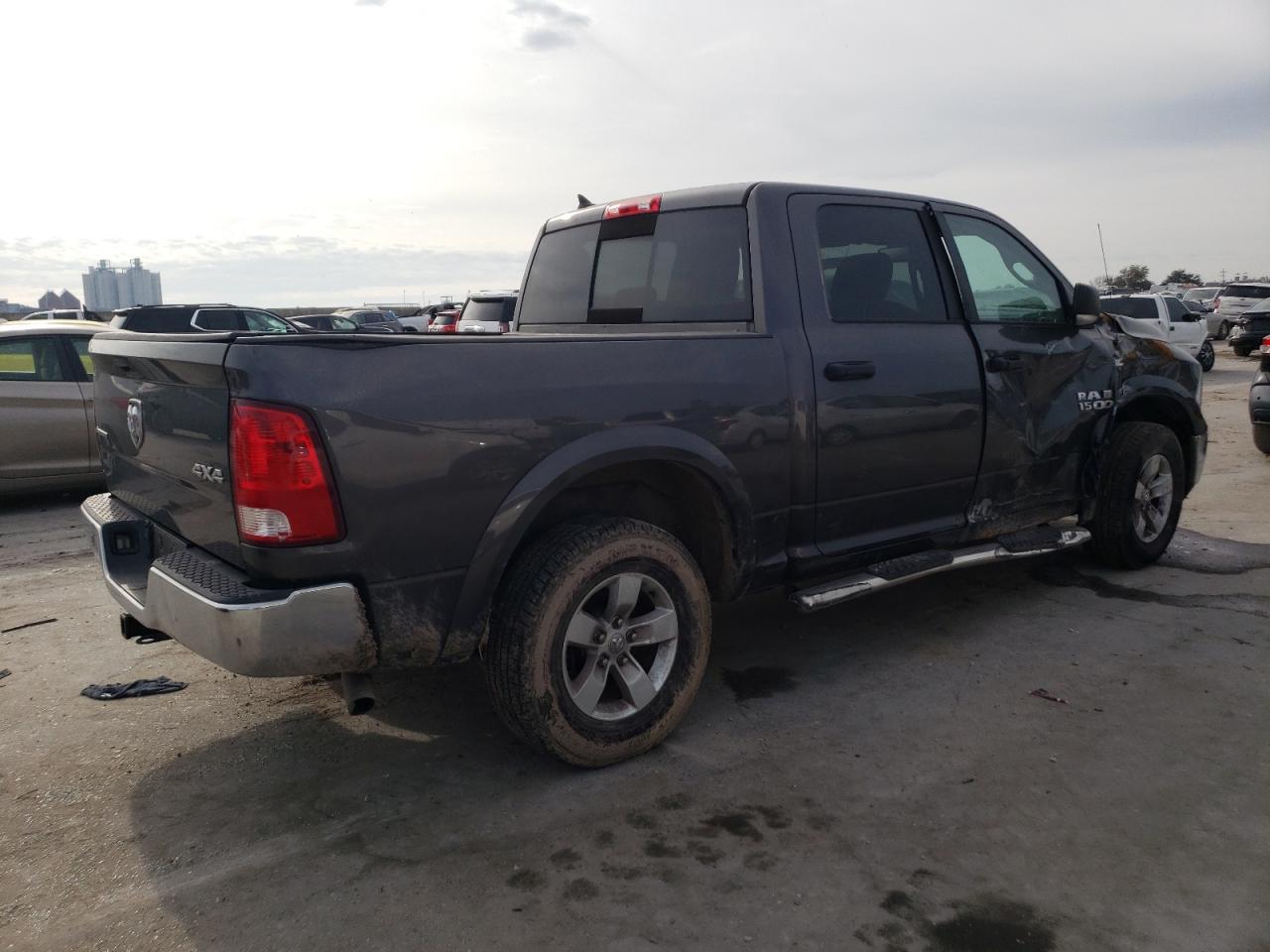 2015 RAM 1500 - Image 3
