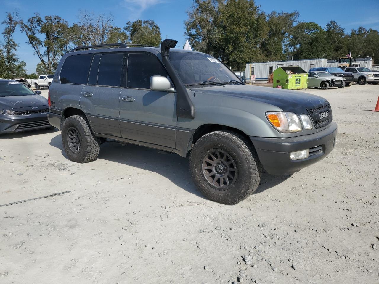 2002 Lexus LX - Image 4