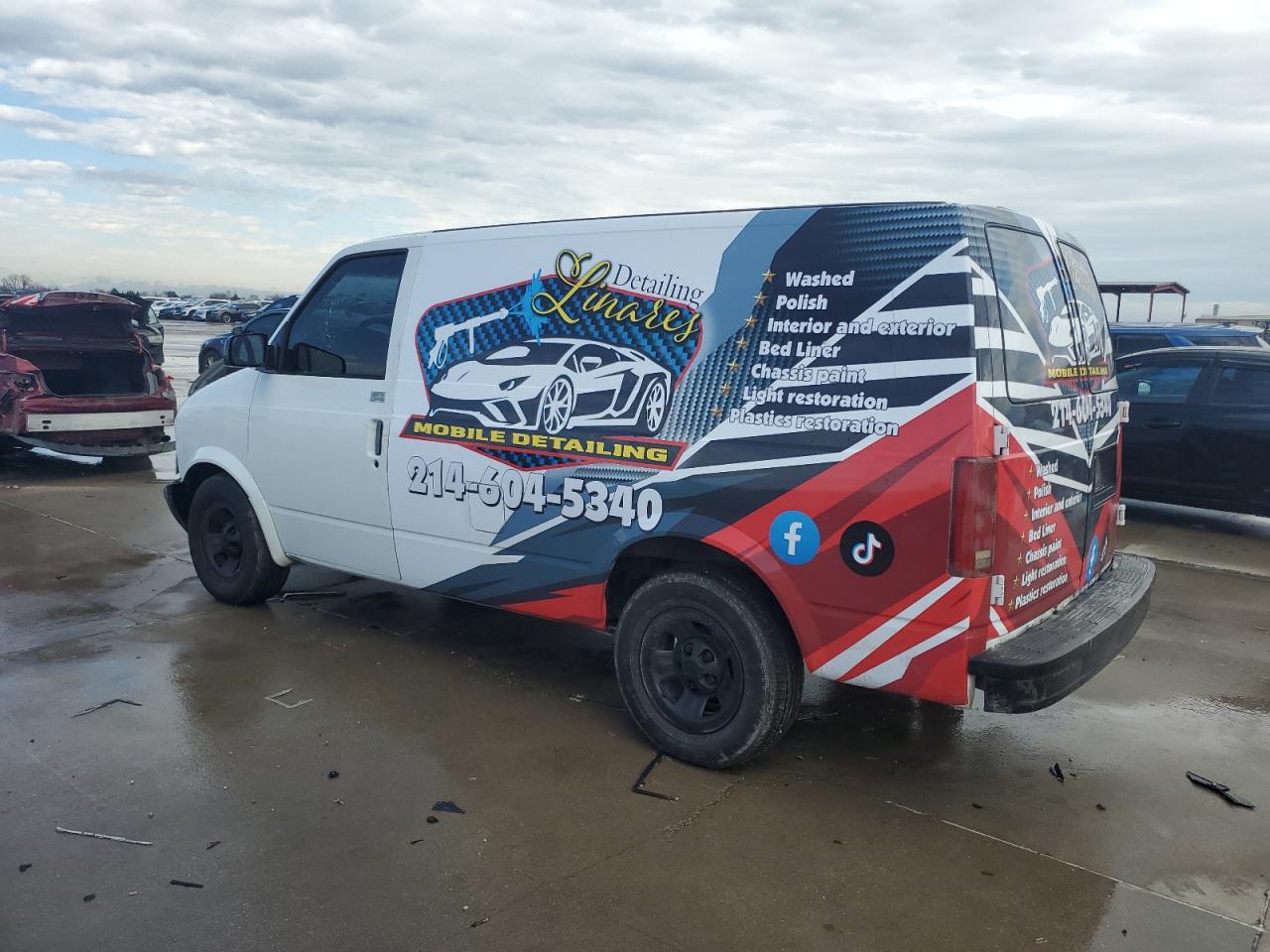 2002 Chevrolet Astro - Image 2