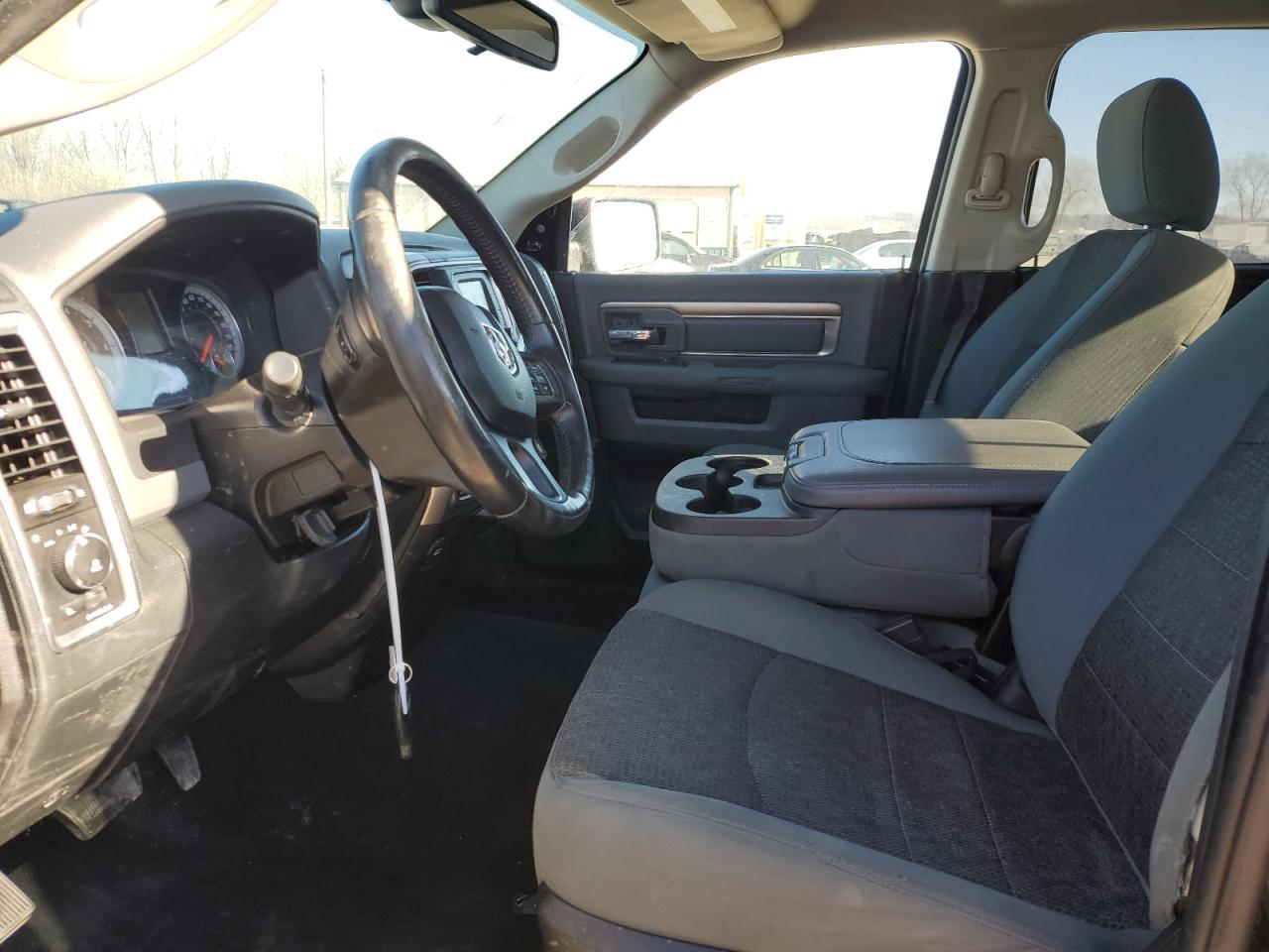 2016 RAM 1500 - Image 7