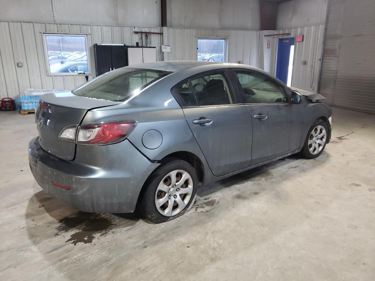 2013 Mazda 3 - Image 3