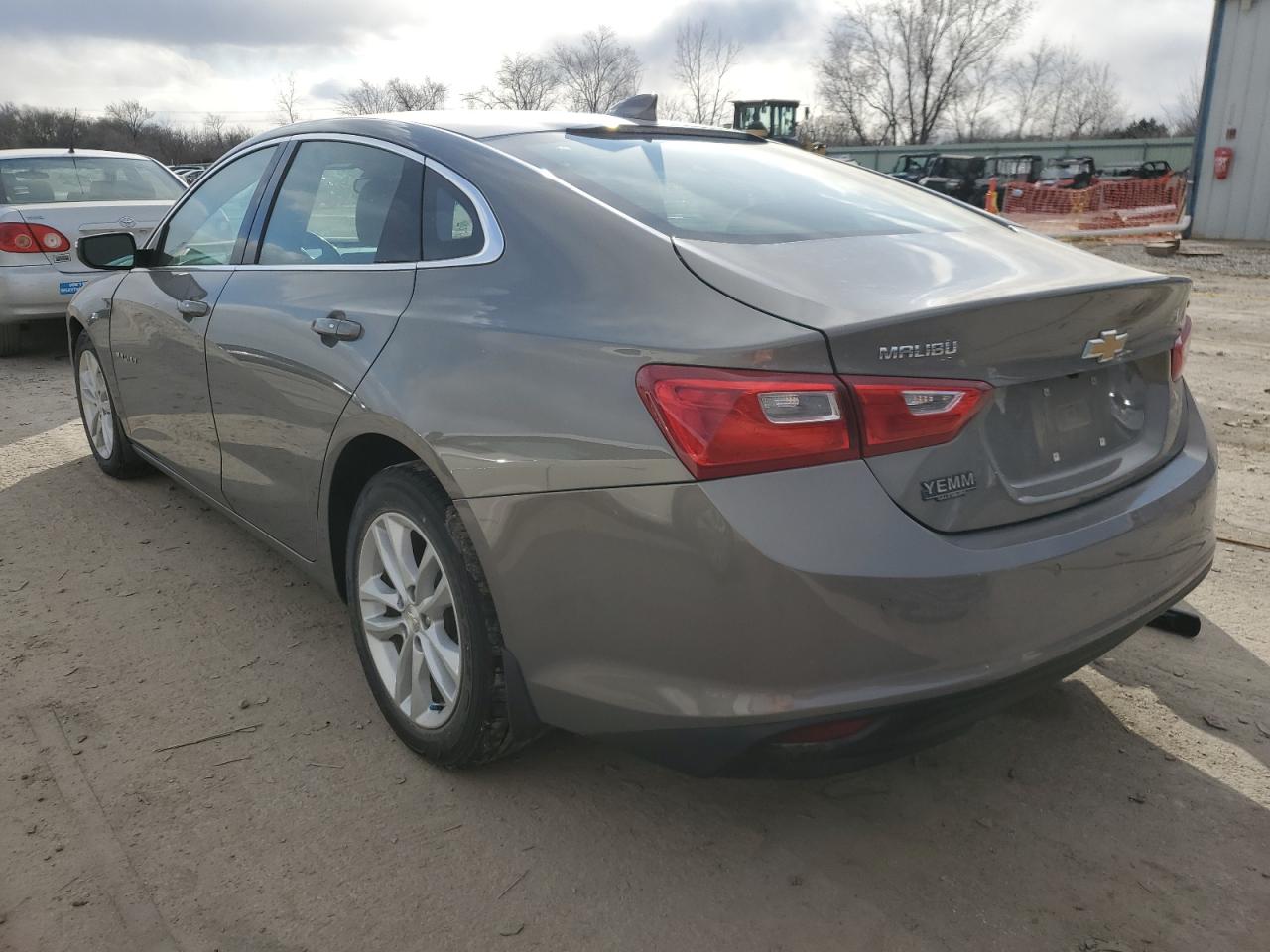 2018 Chevrolet Malibu - Image 2