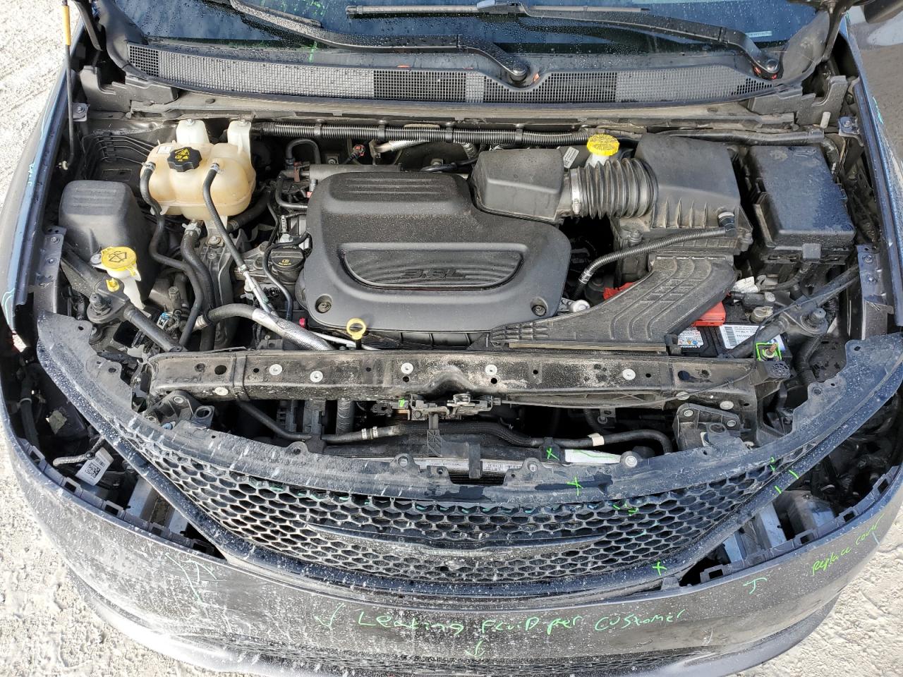 2019 Chrysler Pacifica - Image 12