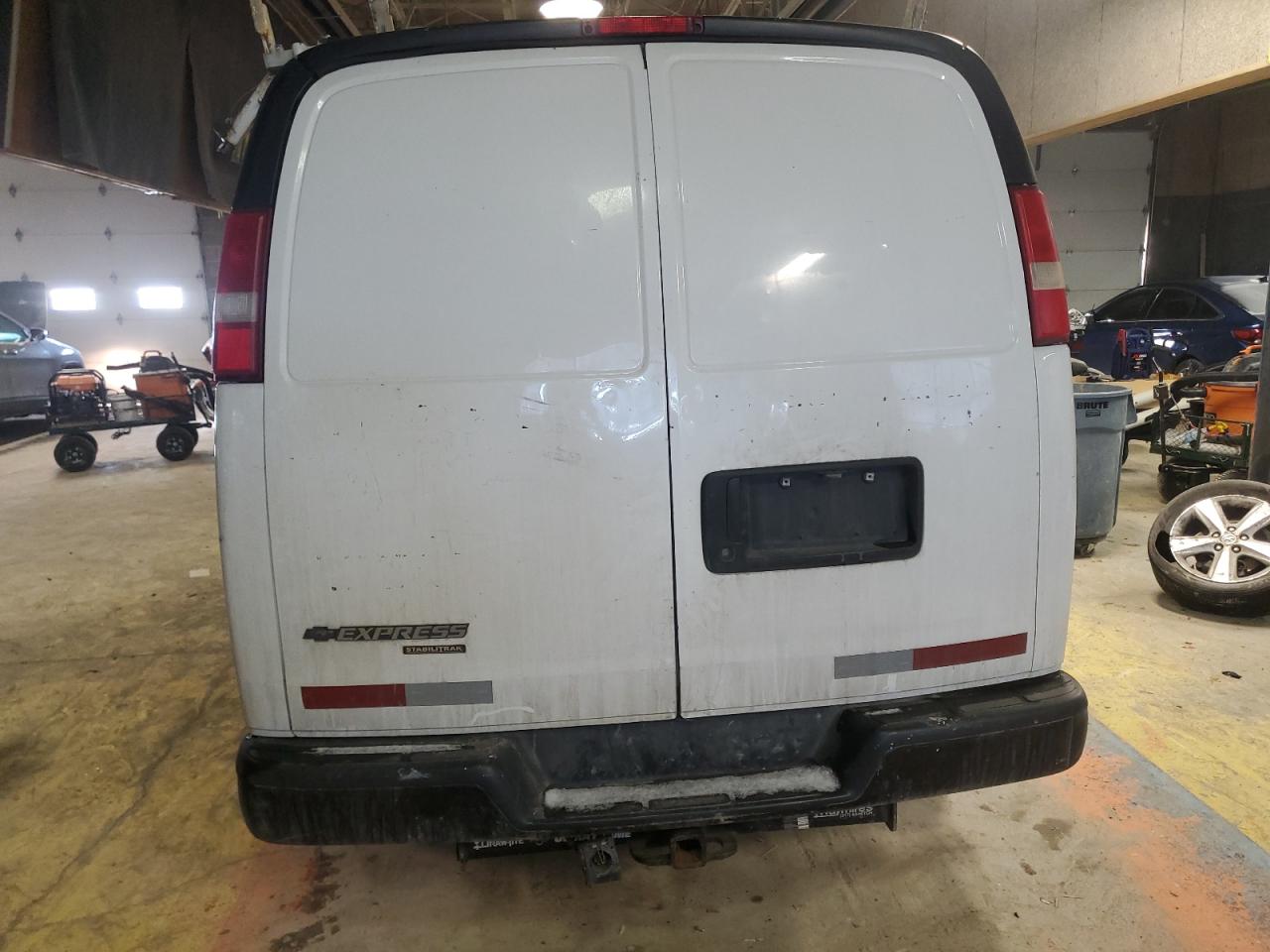 2014 Chevrolet Express - Image 6