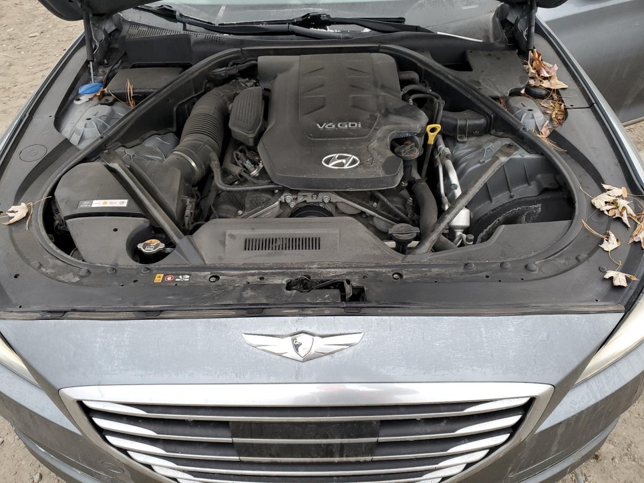 2015 Hyundai Genesis - Image 12