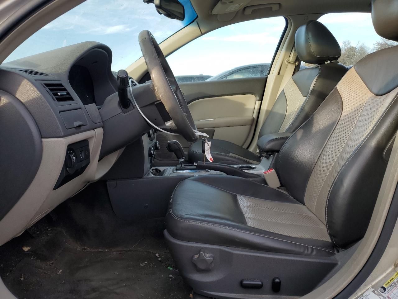 2010 Mercury Milan - Image 7