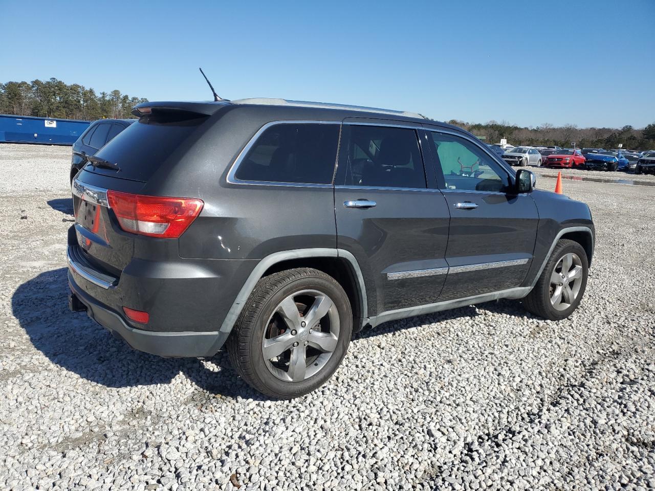 2011 Jeep Grand Cherokee - Image 3