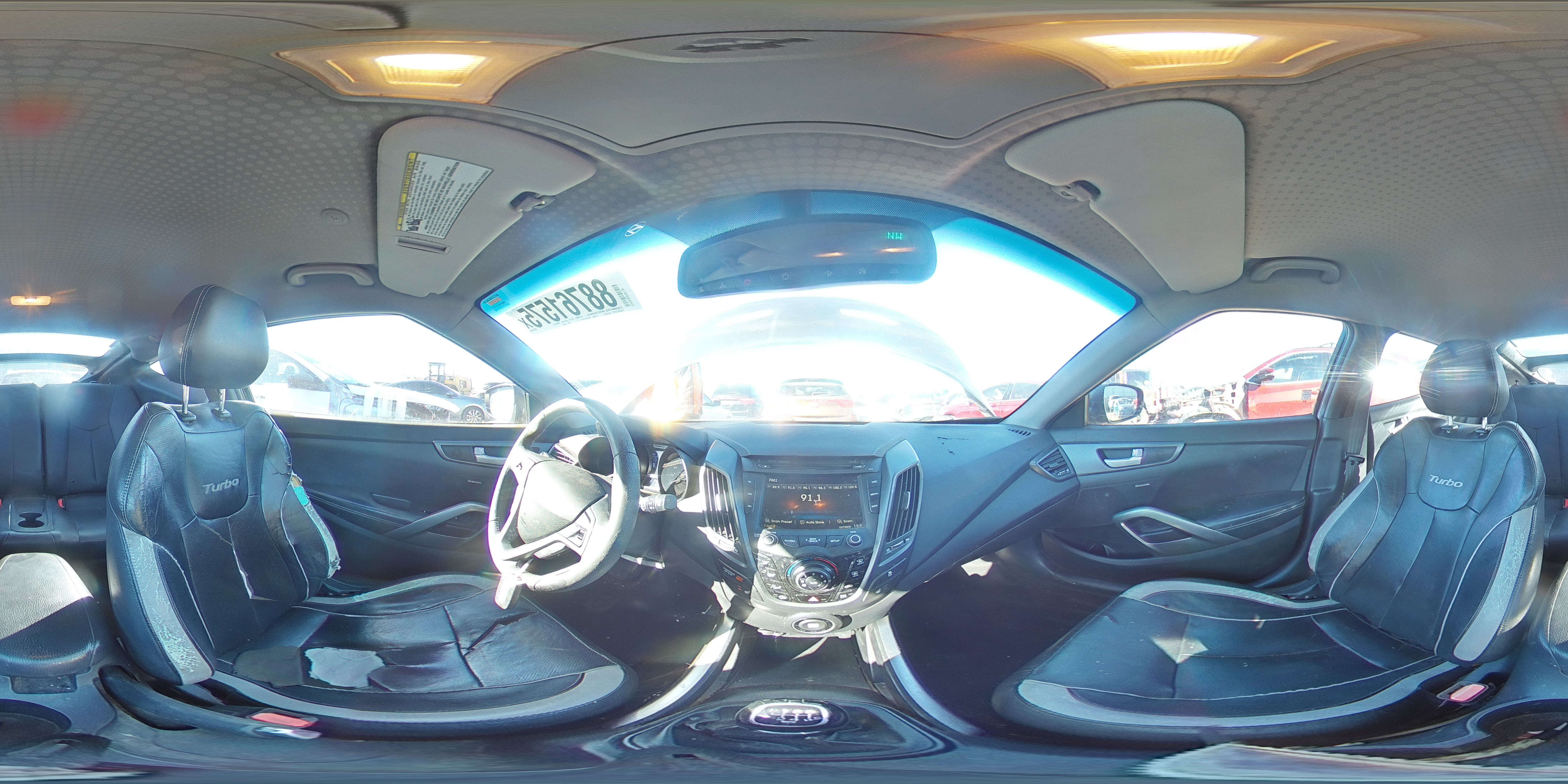 2013 Hyundai Veloster - Image 12