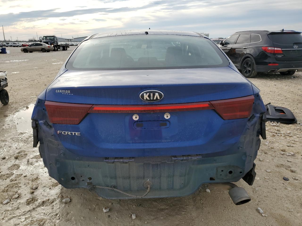 2019 Kia Forte - Image 6
