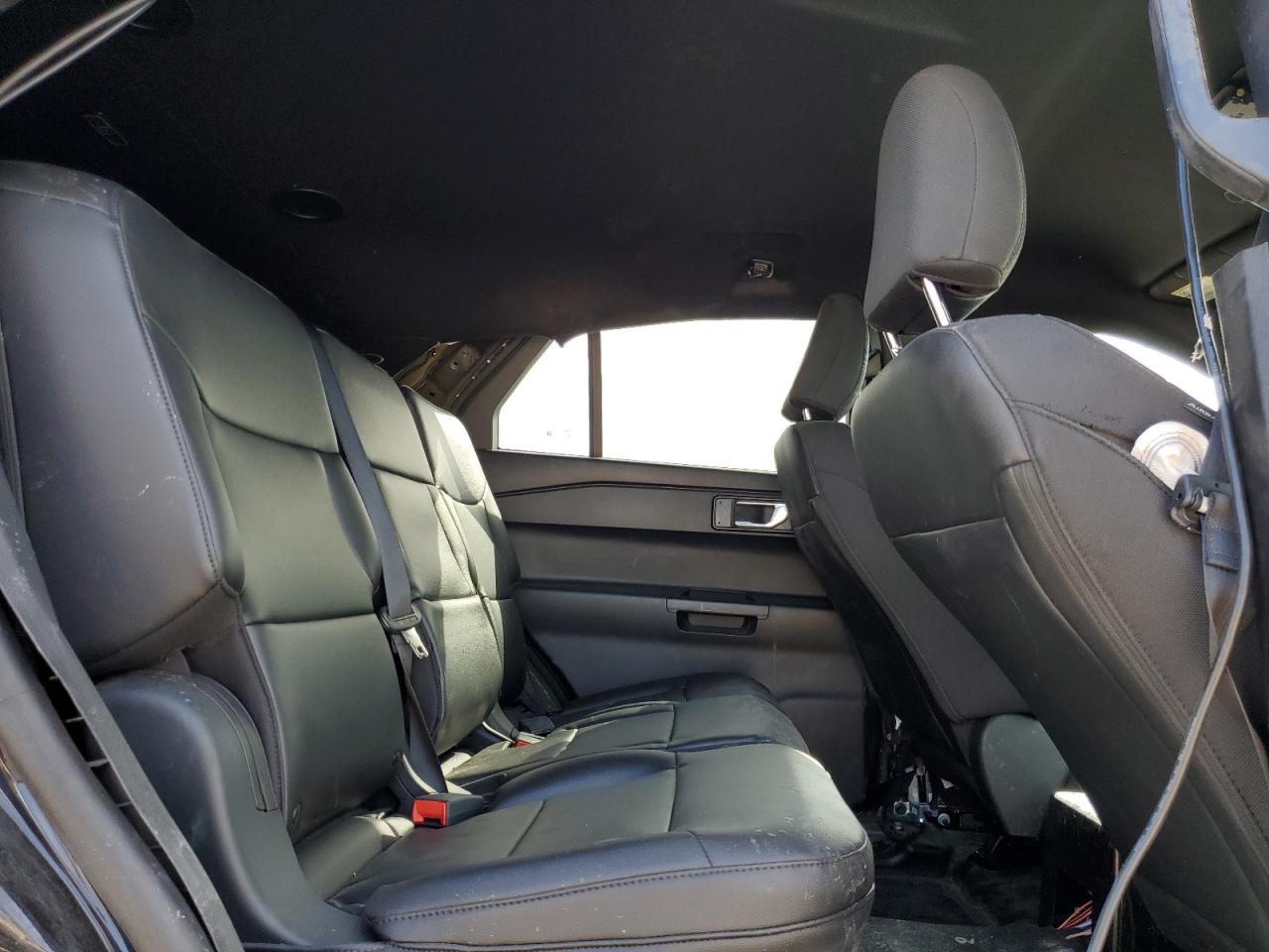 2022 Ford Explorer - Image 11