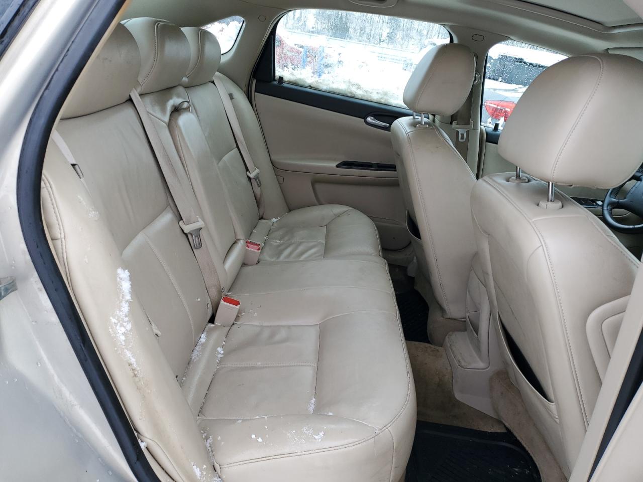 2010 Chevrolet Impala - Image 10