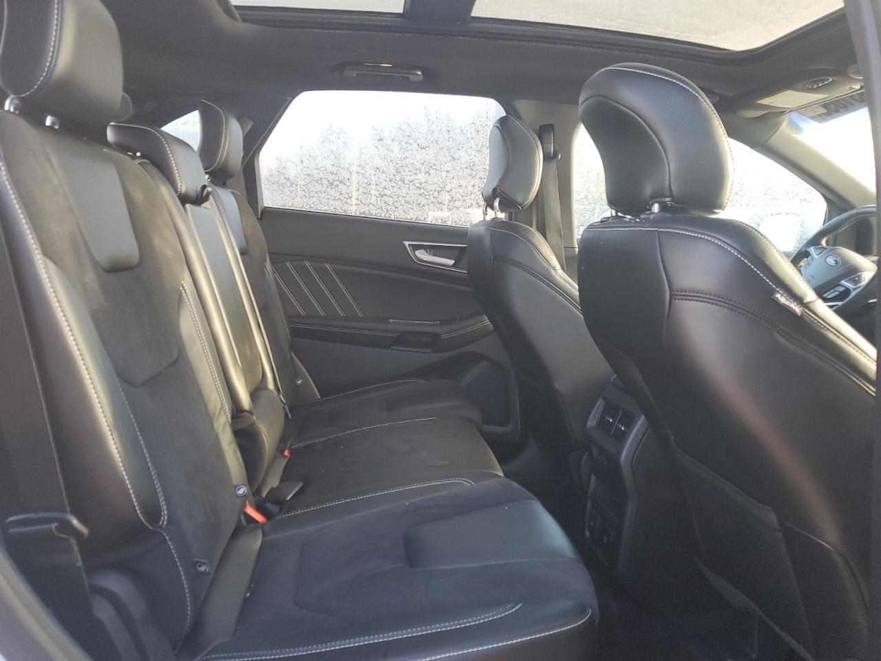 2019 Ford Edge - Image 11