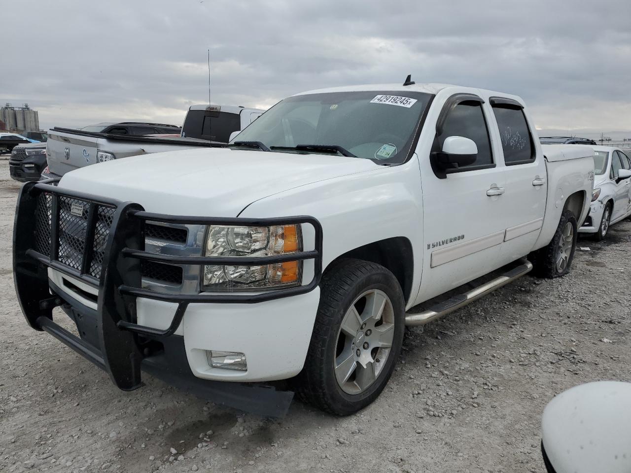 2009 Chevrolet Silverado - Image 1