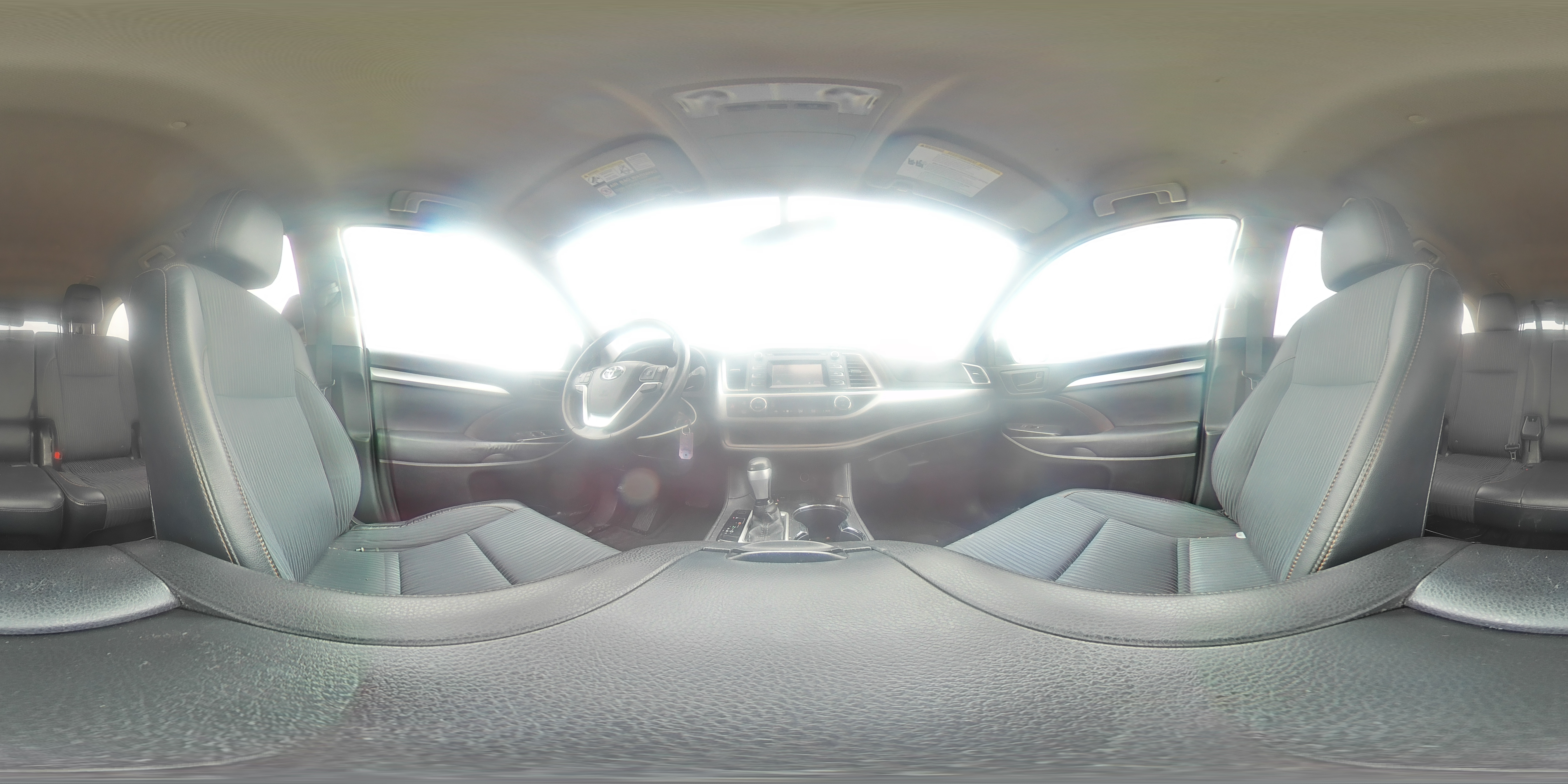 2015 Toyota Highlander - Image 13