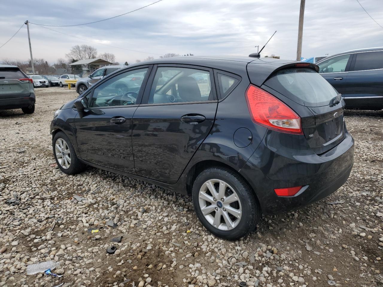 2011 Ford Fiesta - Image 2