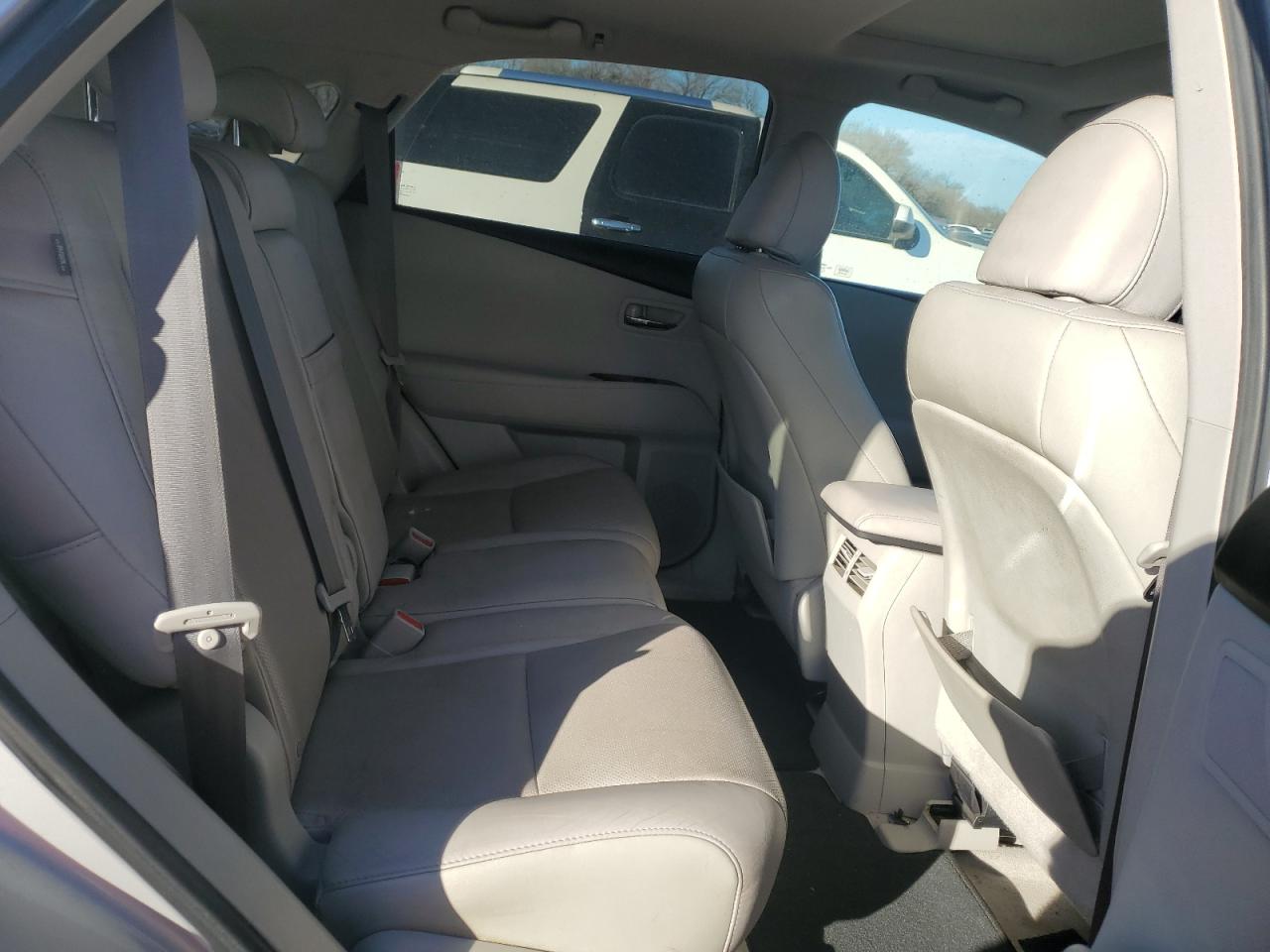 2010 Lexus RX - Image 11
