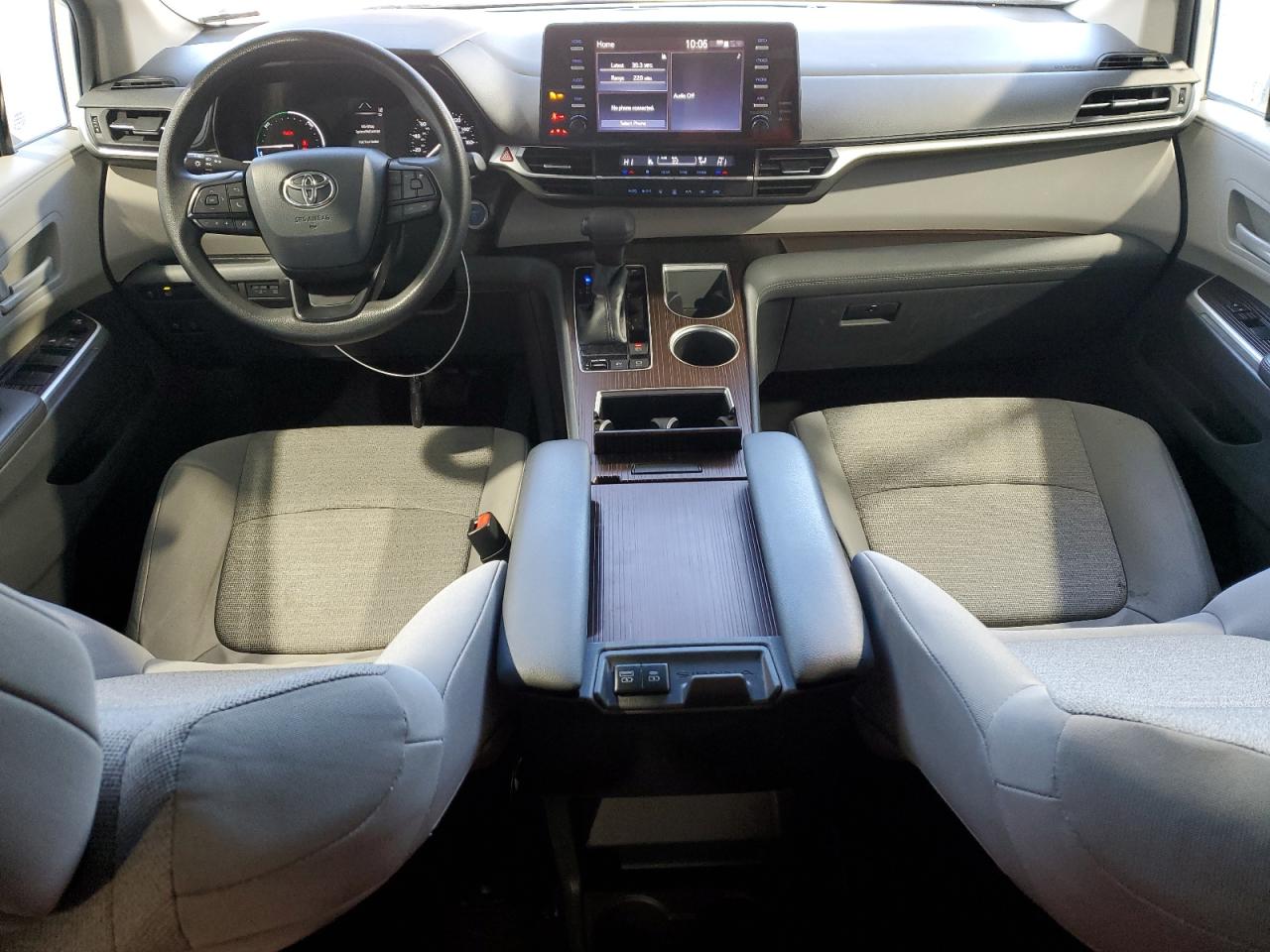 2022 Toyota Sienna - Image 8