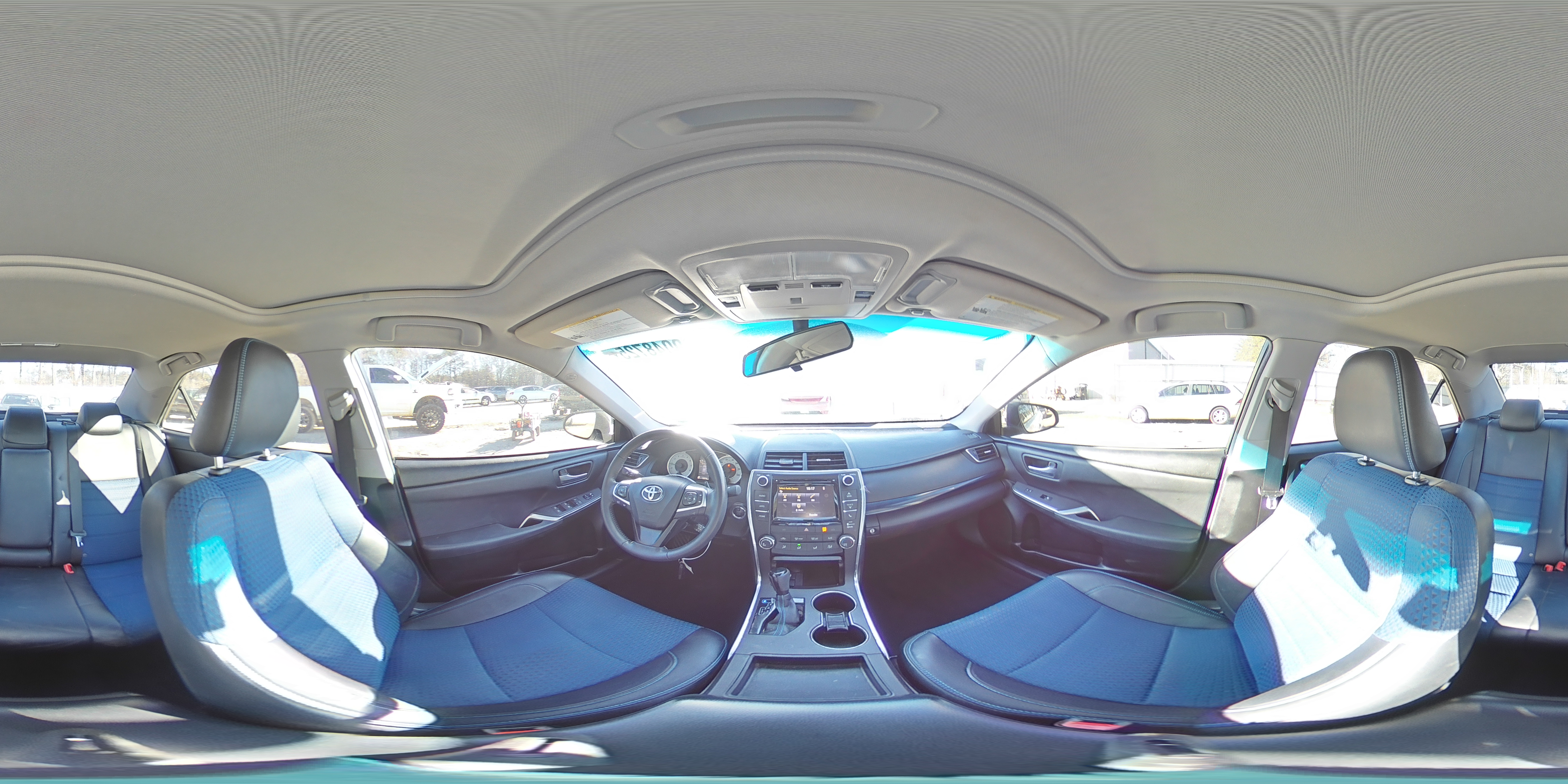 2016 Toyota Camry - Image 15