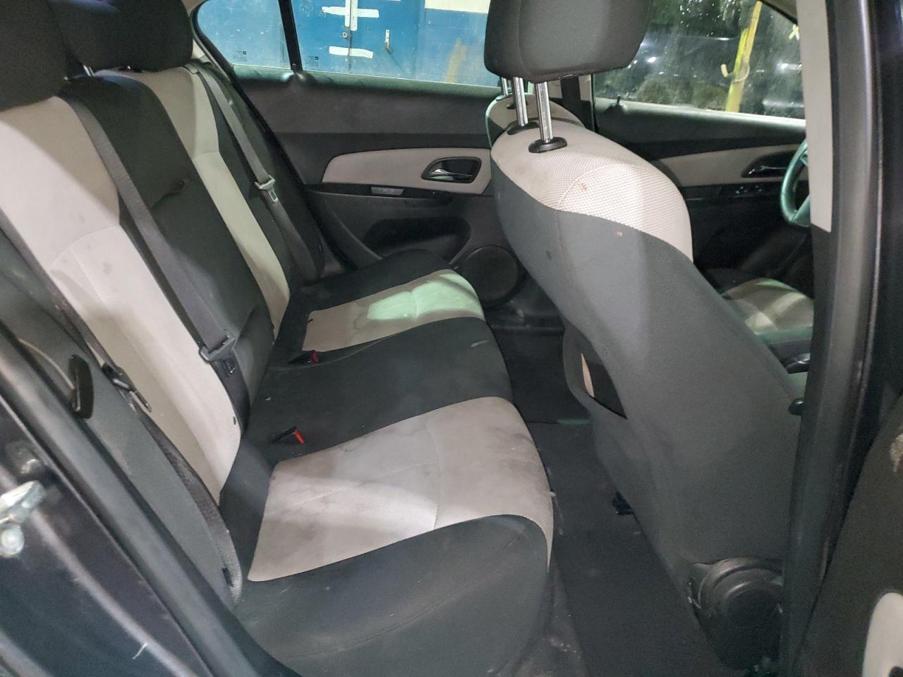 2011 Chevrolet Cruze - Image 10