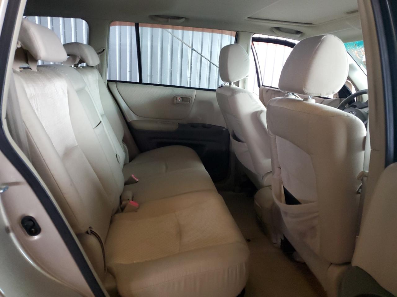 2004 Toyota Highlander - Image 11