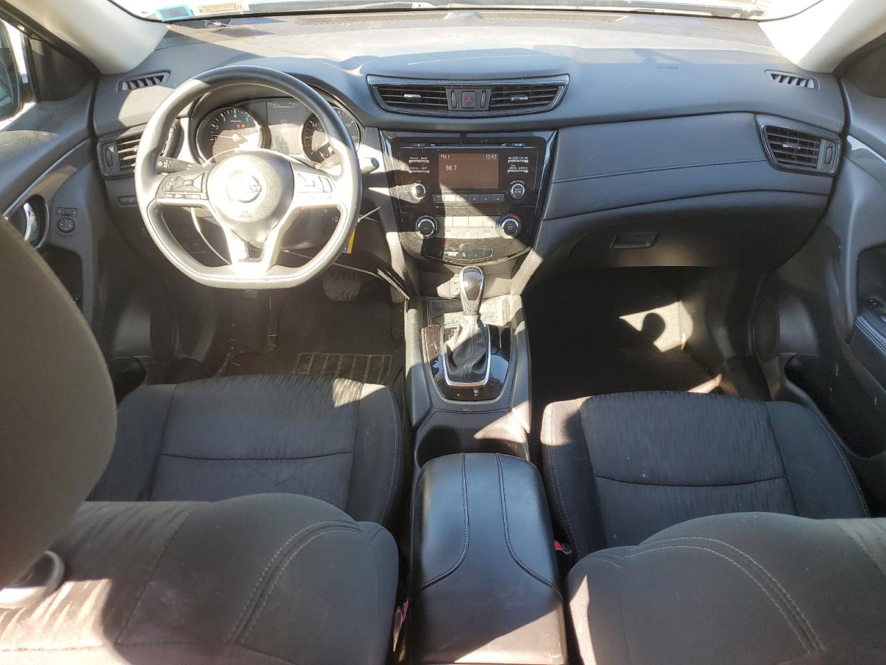 2017 Nissan Rogue - Image 8