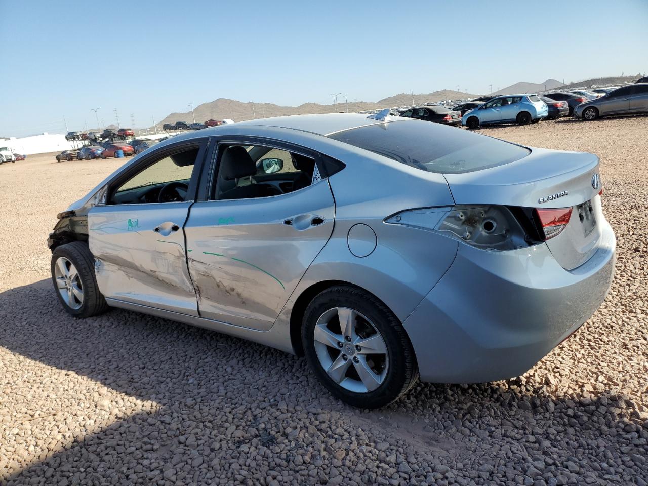2013 Hyundai Elantra - Image 2