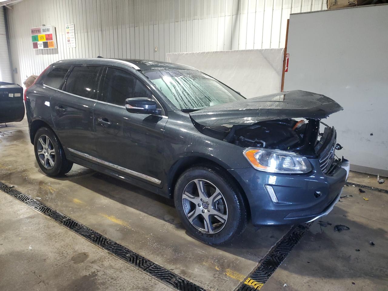 VIN YV4902RK8F2716744 2015 VOLVO XC60 no.4