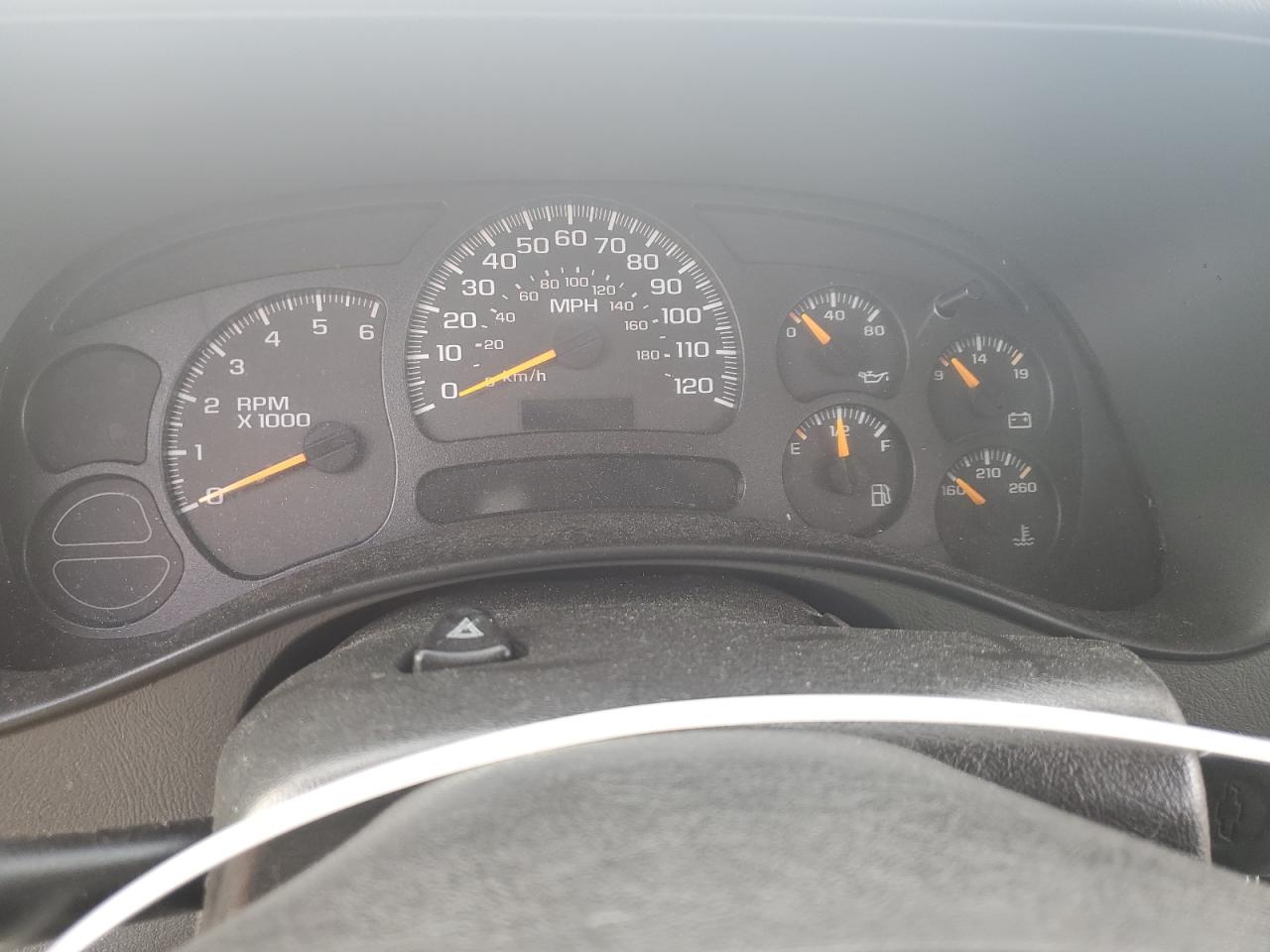 2004 Chevrolet Silverado - Image 9