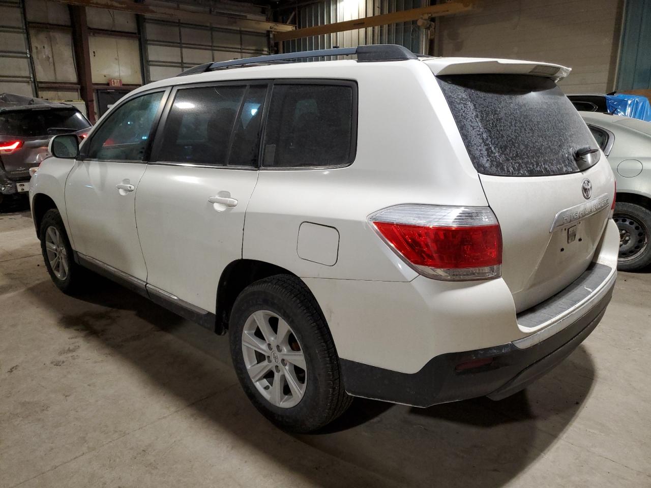 2013 Toyota Highlander - Image 2